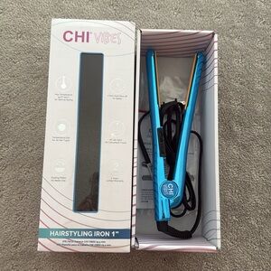 CHI Vibes 1” Flat Iron Hair Straightener - used ONCE!